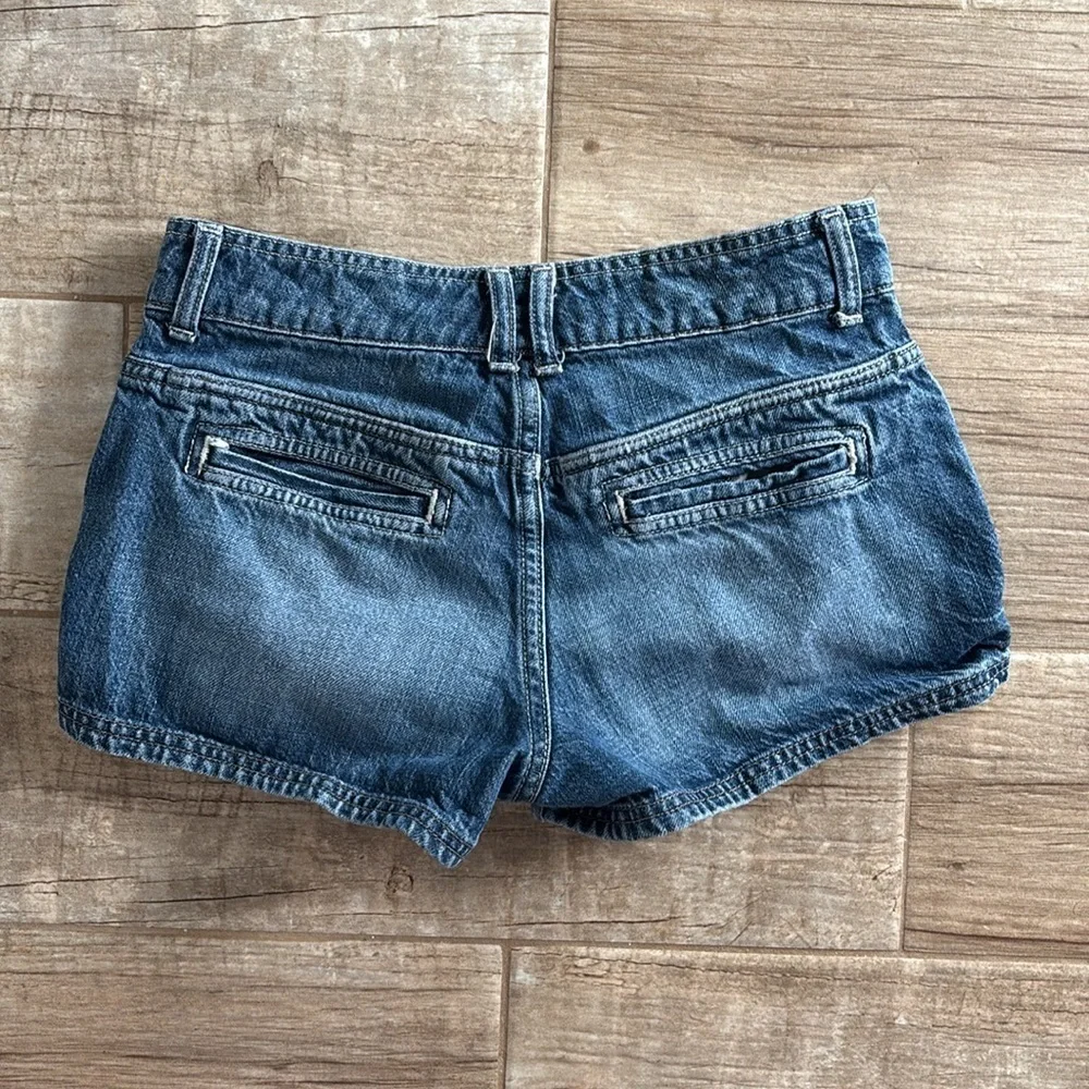 White Lace Women's Top paired denim low rise shorts outfit bundle. - Picture 3 of 5